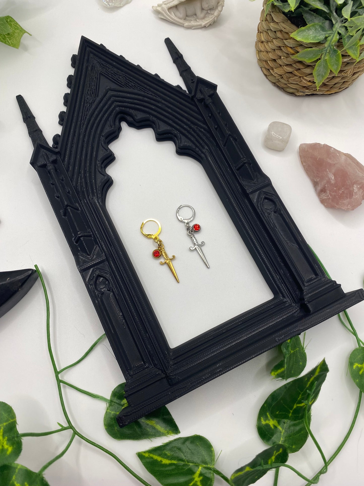 𝔇𝔦𝔞𝔪𝔬𝔫𝔡 𝔈𝔠𝔯𝔲𝔰𝔱𝔢𝔡 𝔇𝔞𝔤𝔤𝔢𝔯 𝔈𝔞𝔯𝔯𝔦𝔫𝔤𝔰 ‎.𖥔 ݁ ˖