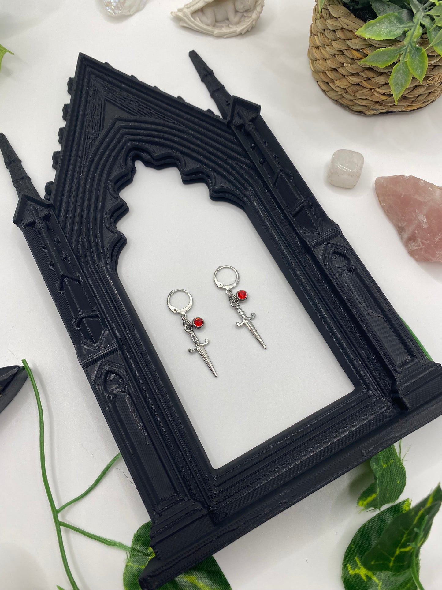 𝔇𝔦𝔞𝔪𝔬𝔫𝔡 𝔈𝔠𝔯𝔲𝔰𝔱𝔢𝔡 𝔇𝔞𝔤𝔤𝔢𝔯 𝔈𝔞𝔯𝔯𝔦𝔫𝔤𝔰 ‎.𖥔 ݁ ˖